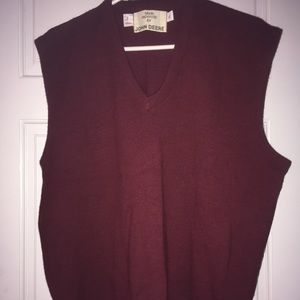 John Deere maroon sweater vest, size XL